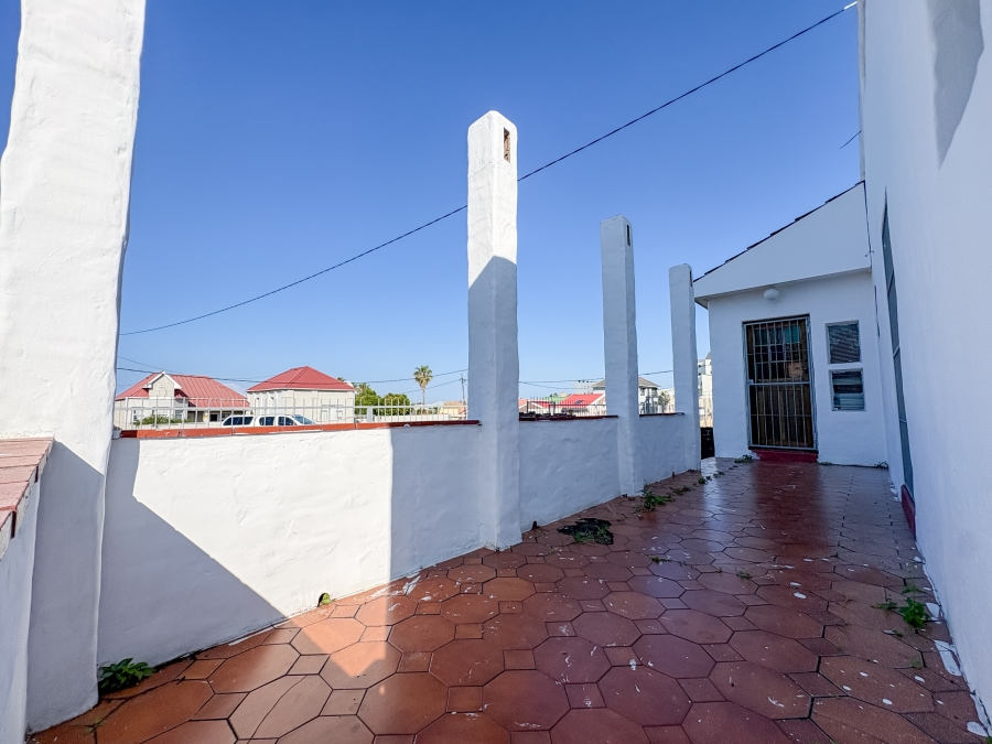 5 Bedroom Property for Sale in Quigney Eastern Cape